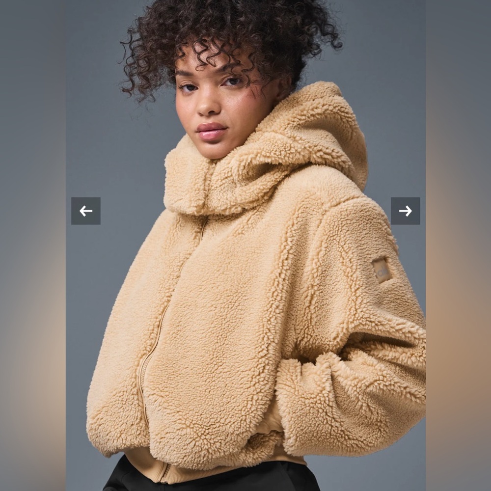 NWOT ALO FOXY SHERPA JACKET CAMEL SIZE SMALL SOLD OUT!